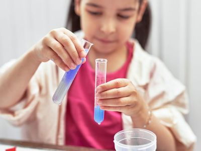 Δέκα εύκολα πειράματα ηλεκτρισμού για παιδιά (vid)