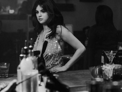 Η Selena Gomez φόρεσε το ωραιότερο maxi φόρεμα για φέτος