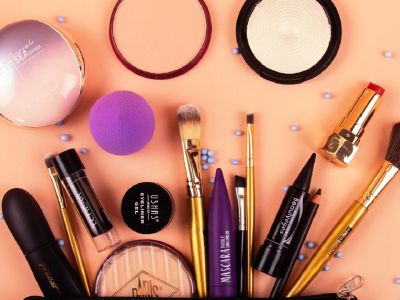 4 τρόποι για να αξιοποιήσεις τα ληγμένα καλλυντικά σου