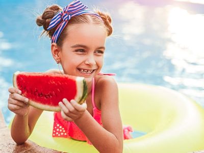 Αυτές οι έξι τροφές θα σας βοηθήσουν να καταπολεμήσετε τον καύσωνα