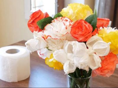 Χειροτεχνίες για παιδιά: Φτιάξτε 5 διαφορετικά λουλούδια με χαρτί υγείας