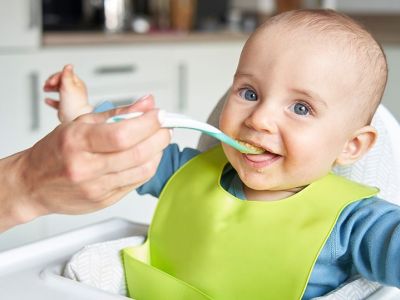 Ποιες τροφές δεν πρέπει να δίνετε στο παιδί πριν γίνει ενός έτους;