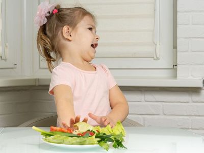 «Το παιδί μου λατρεύει τα φρούτα, αλλά μισεί τα λαχανικά – Τι να κάνω;»