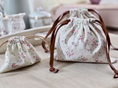 DIY υφασμάτινο πουγκί για την ασφαλή φύλαξη της μάσκας