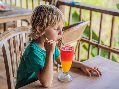 Δώστε ένα boost στο ανοσοποιητικό του παιδιού σας με το τρίχρωμο smoothie