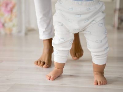 Πώς μπορείτε να προετοιμάσετε το μωρό για τα πρώτα του βήματα;