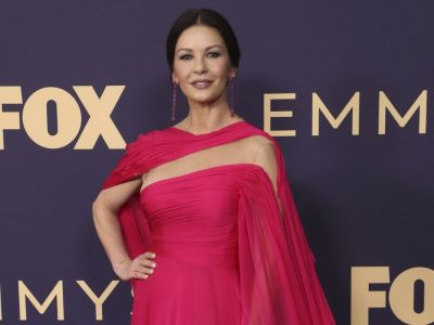 Τα μυστικά ομορφιάς της Catherine Zeta-Jones για λαμπερή επιδερμίδα