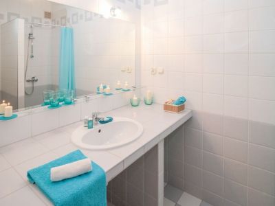 Το απόλυτο κόλπο για να μην θολώνει ποτέ ο καθρέπτης του μπάνιου (video)