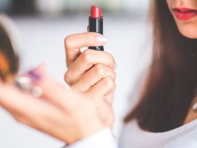 Συμβουλές για έφηβες: Ποιο μακιγιάζ πρέπει να αποφύγεις στο σχολείο