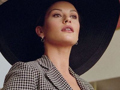 Η Catherine Zeta-Jones υιοθέτησε το απόλυτο κούρεμα της σεζόν