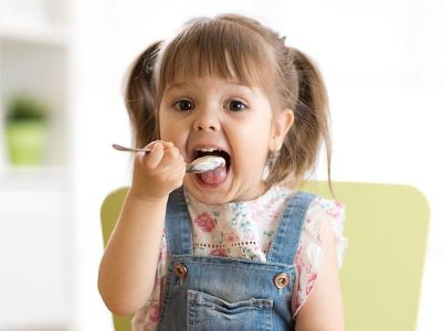 Ποια τα οφέλη του γιαουρτιού στη διατροφή των παιδιών; (vid)