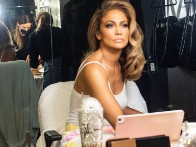 Η μακιγιέρ της J.Lo αποκαλύπτει όλα τα προϊόντα που χρησιμοποιεί η star