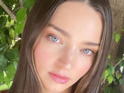 Δοκιμάστε τη βραδινή ρουτίνα ομορφιάς της Mirand Kerr για λαμπερό πρόσωπο