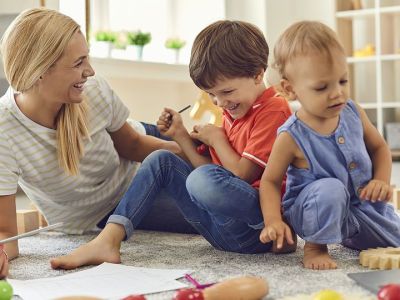 Εννέα διασκεδαστικά παιχνίδια που μπορούν να παίξουν τα παιδιά στο σπίτι