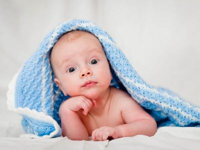 Πότε τα μωρά στηρίζουν το κεφάλι μόνα τους;