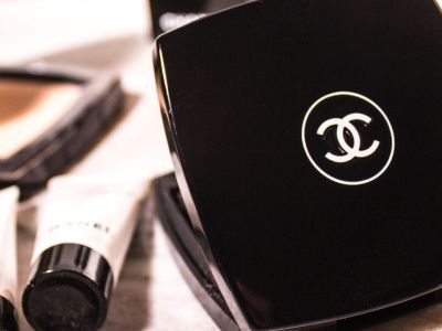 10 ακριβά προϊόντα ομορφιάς στα οποία αξίζει να επενδύσεις