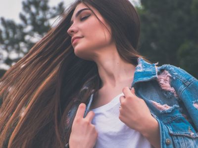 6 tips για να μη λαδώνουν συχνά τα μαλλιά σου