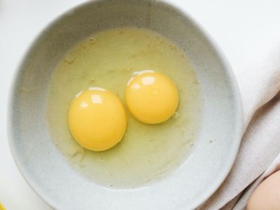 Τι πρέπει να προσέξεις πριν εφαρμόσεις μια μάσκα ομορφιάς με ασπράδι αυγού στο πρόσωπό σου