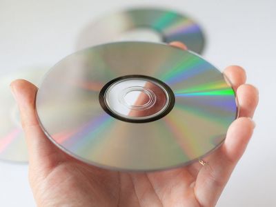 Φτιάξτε διακοσμητικά για το παιδικό δωμάτιο αξιοποιώντας τα παλιά CD