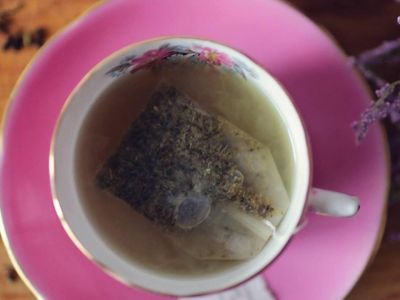 Τα θαυματουργά φακελάκια τσαγιού καταπραΰνουν τα μάτια μας