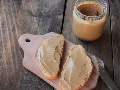 Φυστικοβούτυρο: Γνωρίστε τα πέντε οφέλη του στην υγεία των παιδιών