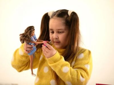 The DOLLcumentary: Το παιχνίδι με τις κούκλες, τα πρότυπα, οι αξίες, η ενσυναίσθηση