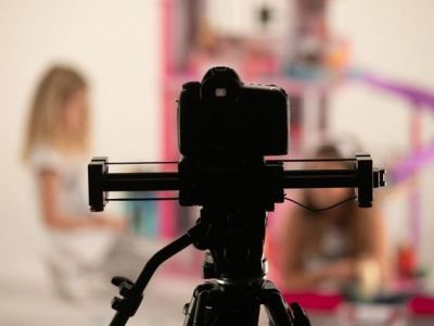 The DOLLcumentary: Ένα ντοκιμαντέρ για την επίδραση του παιχνιδιού στην ενσυναίσθηση των παιδιών