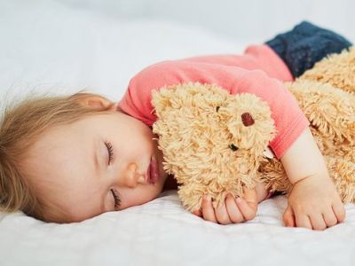 Πόσες ώρες ύπνου χρειάζονται τα νήπια;