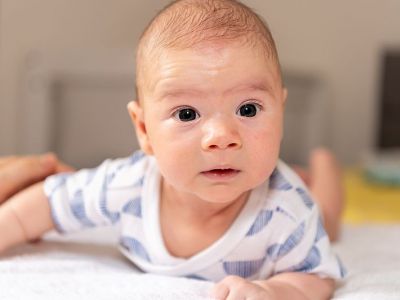 Τα μωρά είναι σημαντικό να περνούν χρόνο μπρούμυτα και αυτός είναι ο λόγος