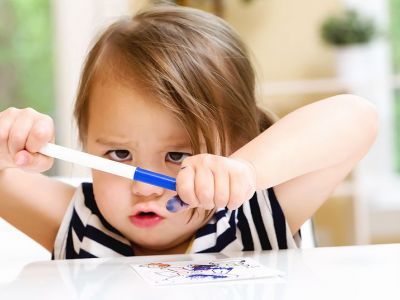 Πώς θα μάθει το παιδί να γράφει το όνομά του; Ιδού 12 τρόποι