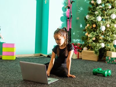 Χριστουγεννιάτικες ασκήσεις γυμναστικής για παιδιά στο σπίτι (vid)