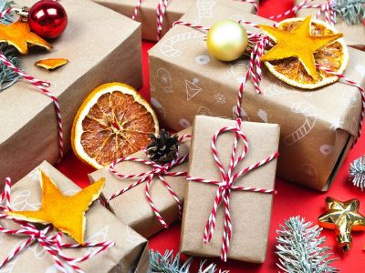 Όμορφες ιδέες για να τυλίξετε τα δώρα της τελευταίας στιγμής (vid)