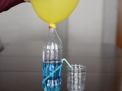 Δέκα εύκολα πειράματα με μπαλόνια για τα παιδιά (vid)