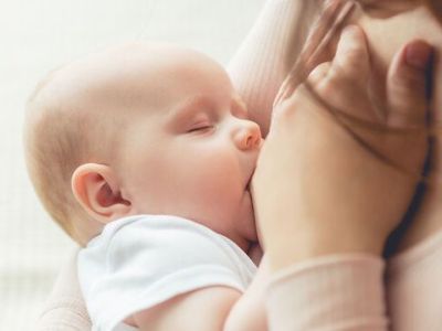 Διεγερτικές τροφές & θηλασμός: Μήπως το μωρό παίρνει πολλή καφεΐνη; (vid)