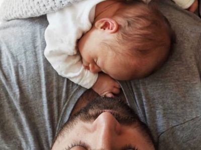 Απολαυστικά στιγμιότυπα μπαμπάδων με τα μωρά τους (pics)