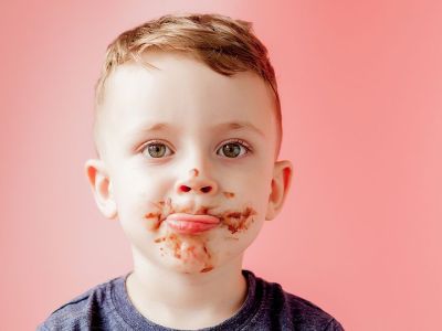 Υγιεινά τρουφάκια με χουρμάδες για παιδιά