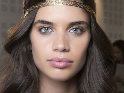 Το hack για να φτιάχνεις καλοσχηματισμένες μπούκλες σε δύο λεπτά