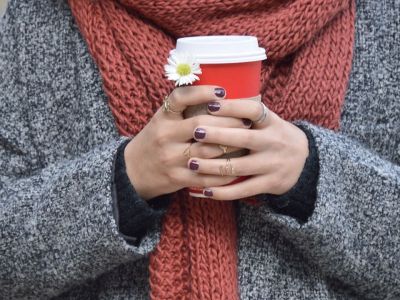 Shopping Guide: 5+1 κασκόλ που θα προσθέσουν στυλ σε κάθε ντύσιμό σου