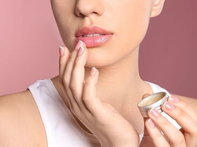Τιps για μαμάδες: Σπιτικό lip balm με αμυγδαλέλαιο