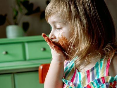 Σοκολατένιες ενεργειακές μπαλίτσες για τα παιδιά