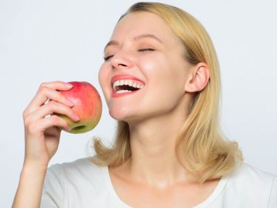 Tips για μαμάδες: Ενυδατώστε την επιδερμίδα σας με μήλο