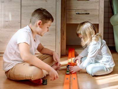 Έξυπνες ιδέες για παιχνίδια με τα παιδιά στο σπίτι (vid)