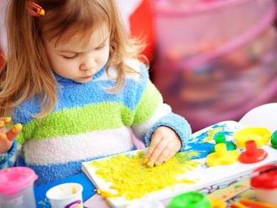 Τέσσερις δραστηριότητες για να μάθετε στα παιδιά τα χρώματα