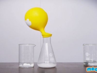 Εύκολο πείραμα για παιδιά με ξύδι, μαγειρική σόδα και ένα μπαλόνι