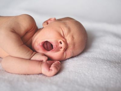 Τι αλλάζει στον ύπνο του μωρού τον τέταρτο μήνα;