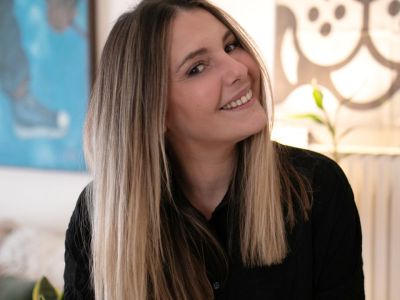 Ένας οδηγός περιποίησης για ξανθά μαλλιά από μία... καστανή