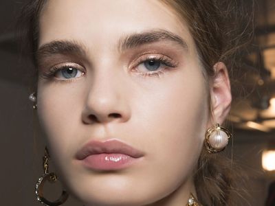 6 βήματα για να περιποιείσαι σωστά τα φρύδια σου στο σπίτι