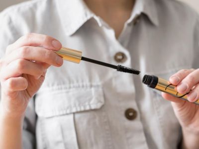 Γιατί δεν πρέπει να χρησιμοποιήσεις ποτέ τη μάσκαρα κάποιας άλλης γυναίκας;