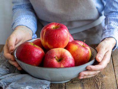 Tips για μαμάδες: Σπιτική αντιγηραντική κρέμα προσώπου με μήλο