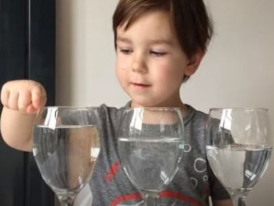 Πειράματα για παιδιά: 5 εύκολα πειράματα Φυσικής για να κάνετε στο σπίτι